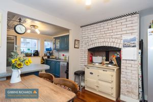 Kitchen/Breakfast Room- click for photo gallery